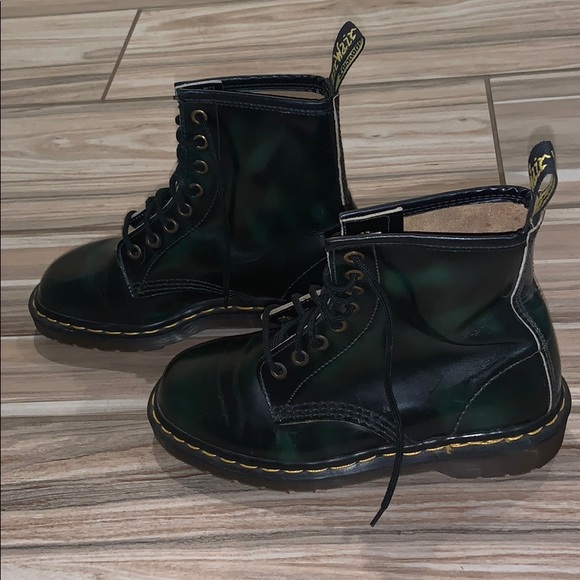 ❌SOLD❌ Vintage Dark Green and Black Dr. Martens - Picture 2 of 13